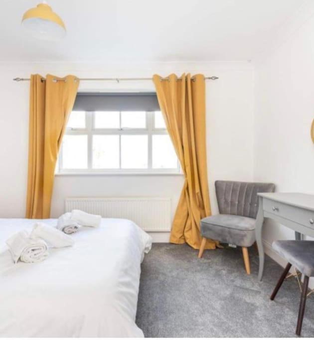 Beautiful Large Property, Sleeps 9 Walking Distance To The Sea , Beaches And Restaurants Fantastic Interior 莱姆里吉斯 外观 照片